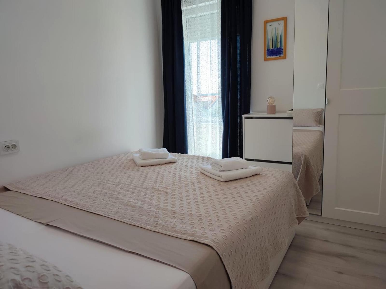 Apartment Sunrise Mandre Esterno foto